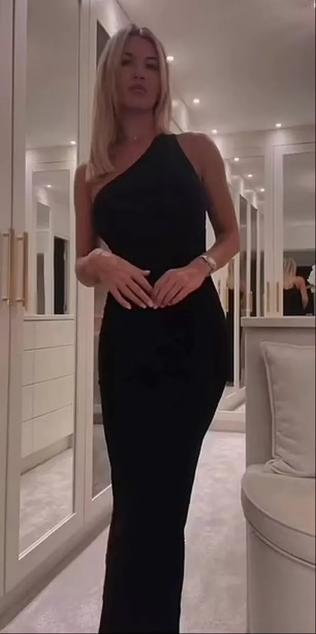 Teen girl naked at home